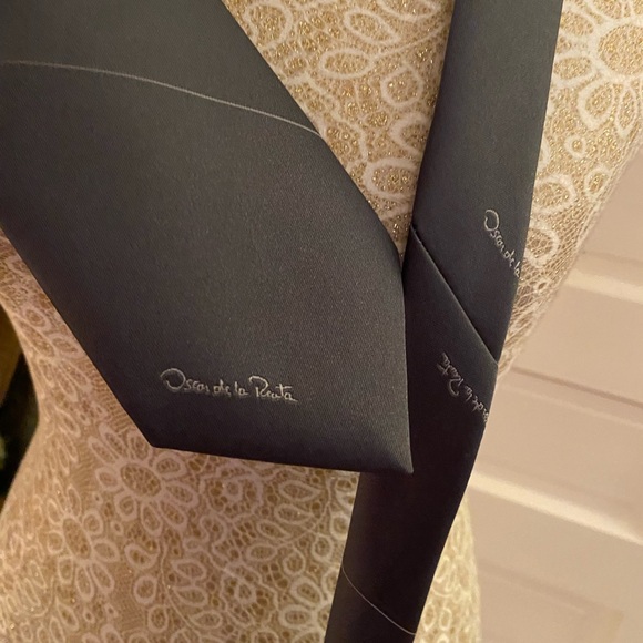 Lot of 3 vintage neckties Oscar dela Renta gray & Pierre Cardin navy blue & red - Picture 10 of 13